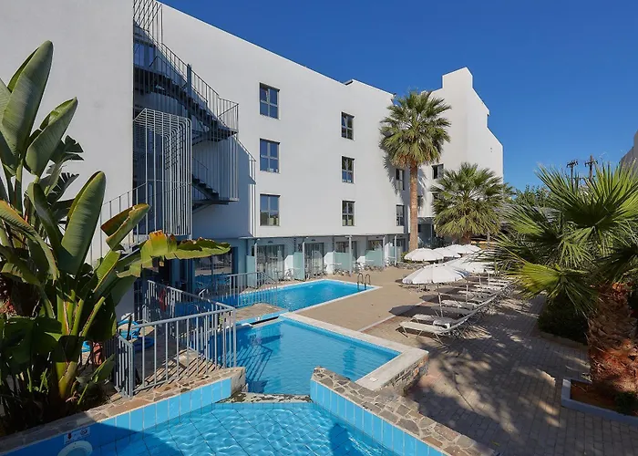 Pollis Hotel